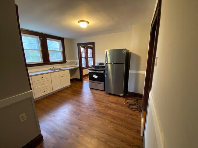 Building Photo - 13 Clark Street - 1st Floor