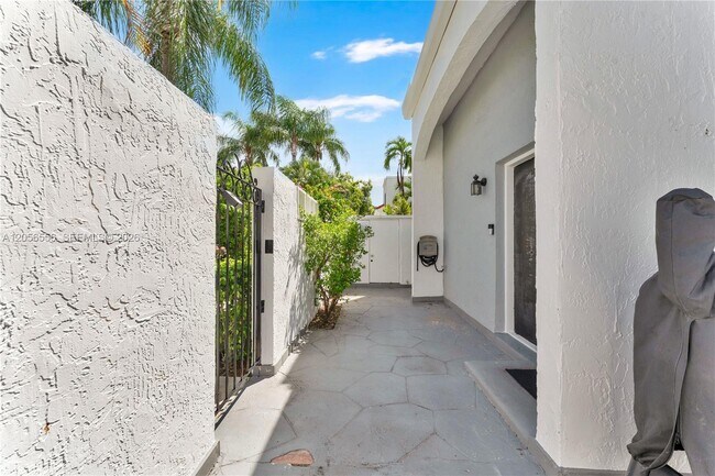 Building Photo - 20903 Leeward Ct