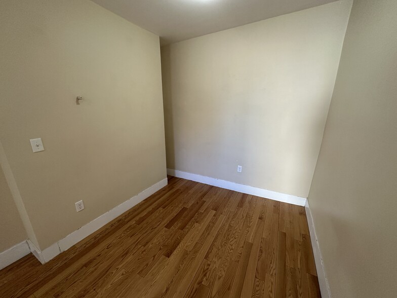 Building Photo - 218 Cambridge St