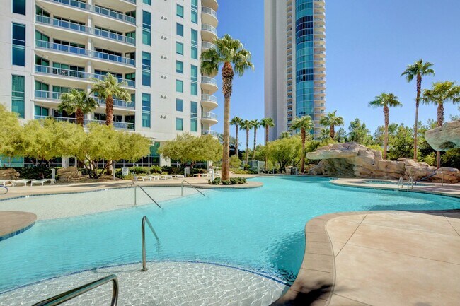 Building Photo - Turnberry Towers 2705W-City/Golf Course Vi...