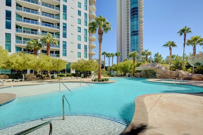 Building Photo - Turnberry Towers 2705W-City/Golf Course Views from this Stunning 1Bd/1.5Ba Residence