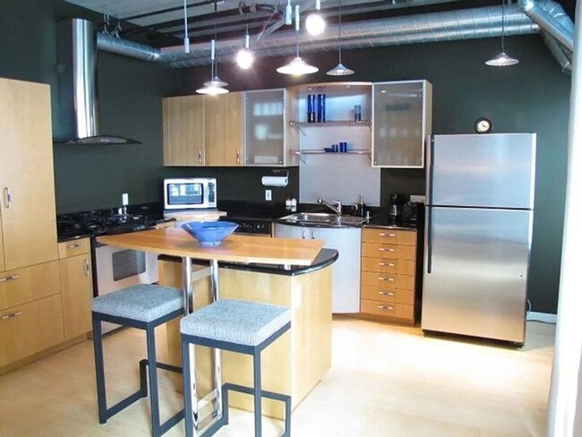 Building Photo - Urban One-Bedroom Loft in the heart of LoDo