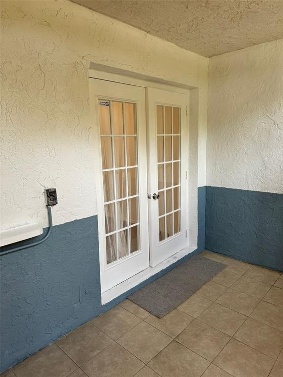 Building Photo - 8563 Pilgrim Ct