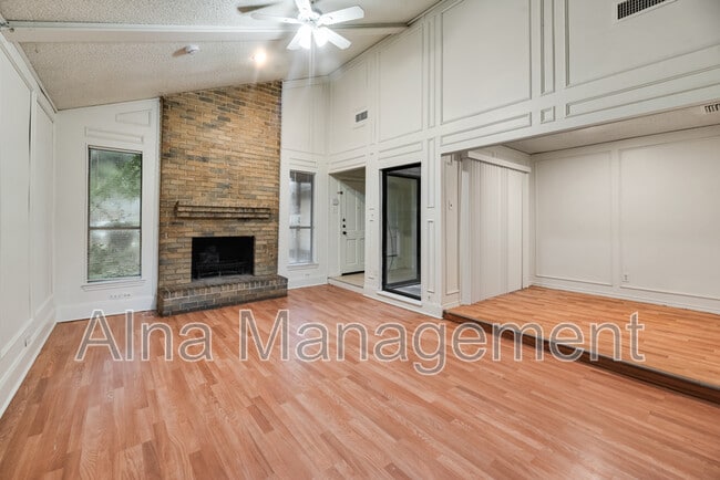 Building Photo - 729 Worcester Ln