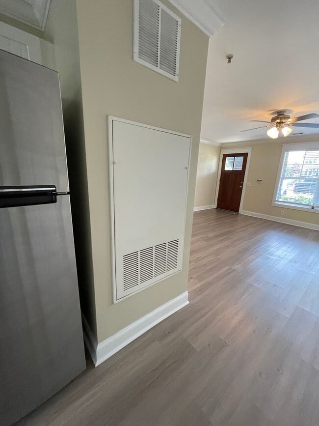 Building Photo - 15-1512 Dukes