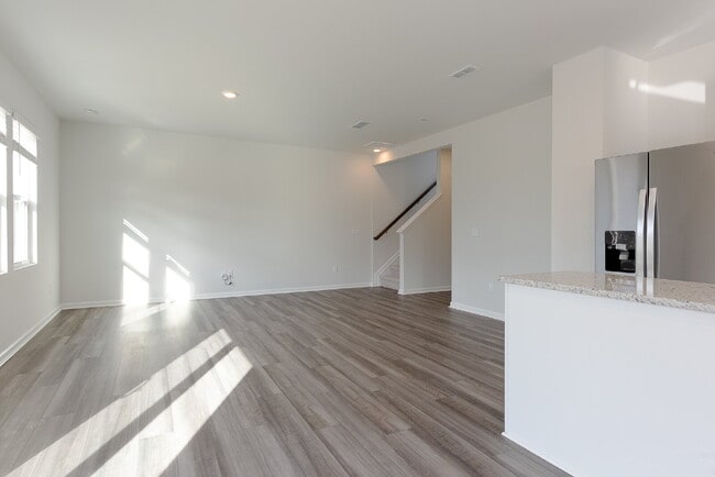 Building Photo - Brand New Build Never Lived In