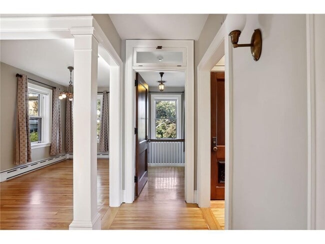 Building Photo - 1720 Mt Curve Ave