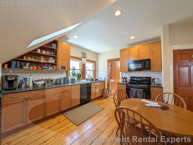 Building Photo - 36 Orchard St