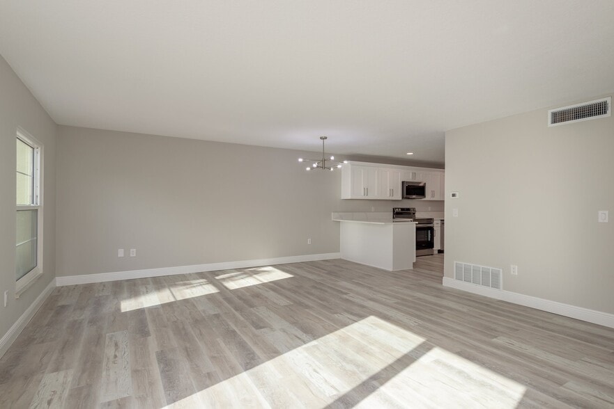 Building Photo - 2700 Bayshore Blvd