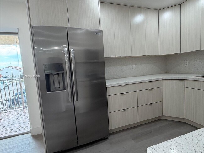 Building Photo - 3021 W 76th St