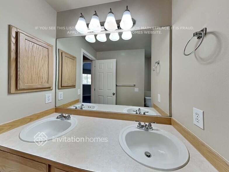 Building Photo - 12910 109th St Ct E