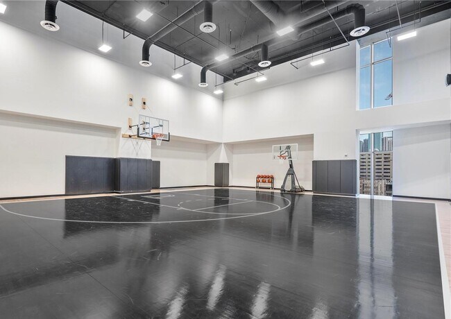 Building Photo - 851 NE 1st Ave