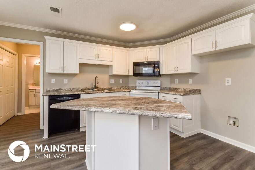 Building Photo - 4960 Grand Pines Dr