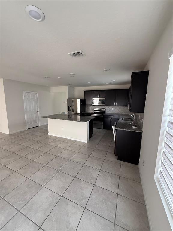 Building Photo - 619 Citrus Isle Blvd