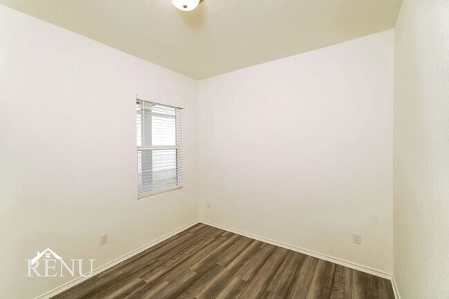 Building Photo - 5160 Firefly Hls