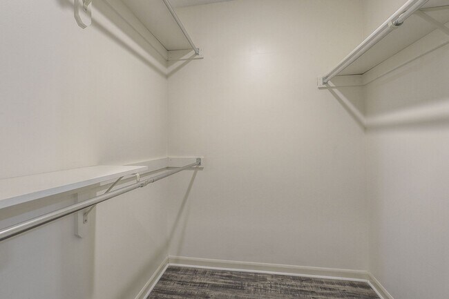 Building Photo - {11409} Updated Duplex in Fantastic Location + Two Car Garage + Main Level Master + Covered Deck