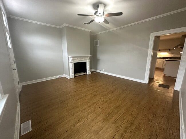 Building Photo - 2 Bedroom Duplex in Downtown Westminster