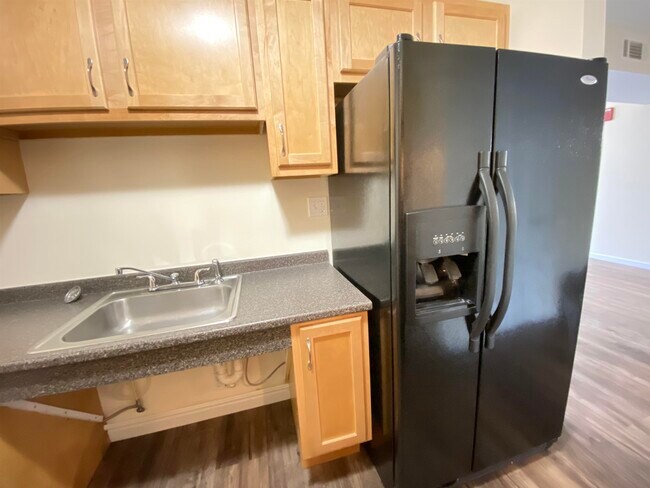 Building Photo - 100 Sentinel Court