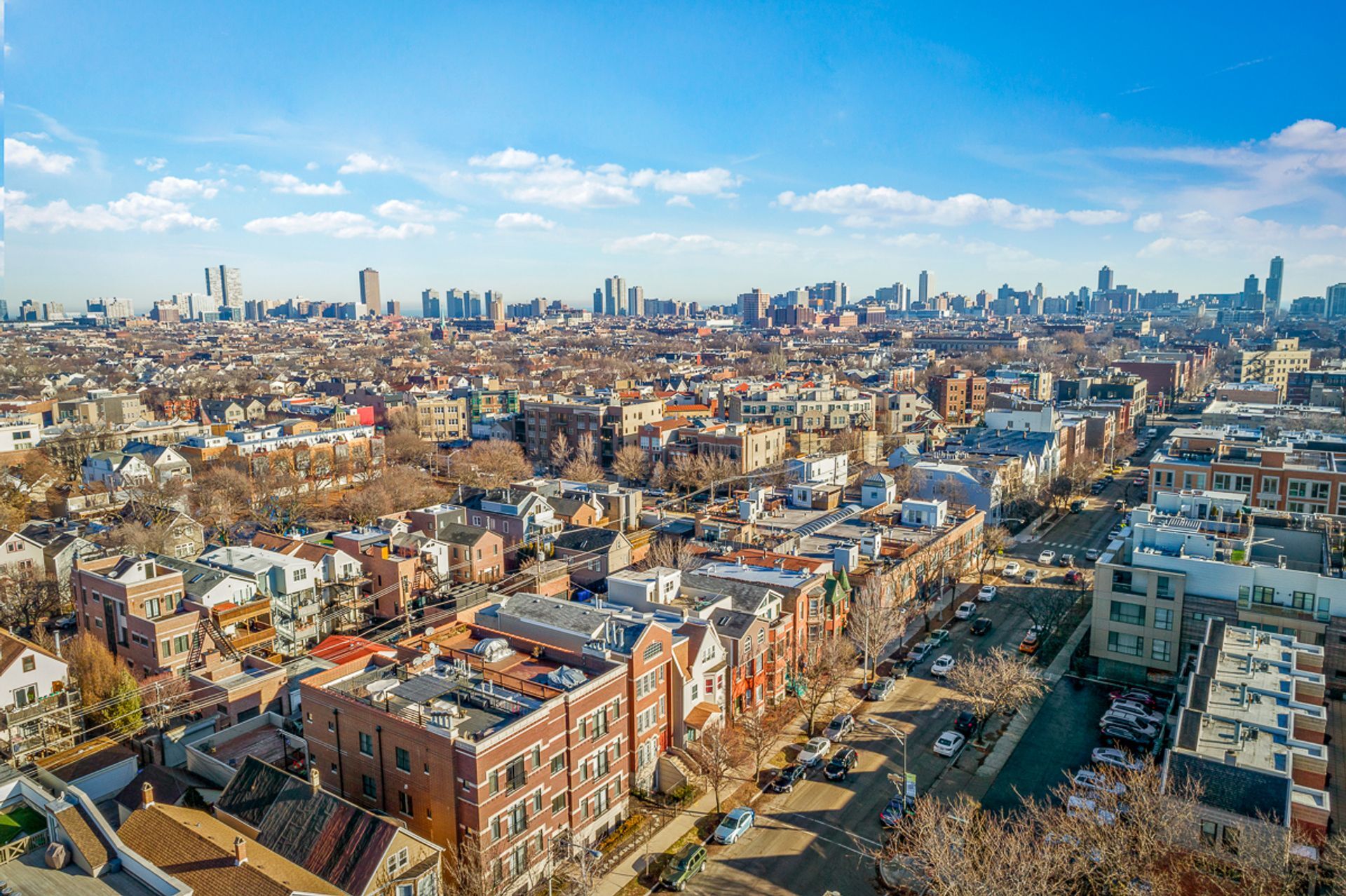 Building Photo - 1320 W Diversey Pky