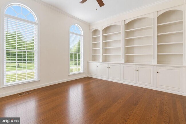 Building Photo - 4804 Leighfield Valley Dr
