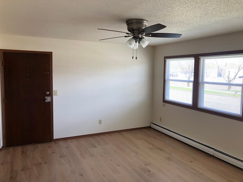 Building Photo - 3505 S West Ave