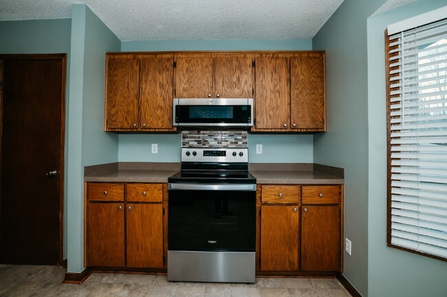 Building Photo - Move-In Ready! 3-Bed Home with Spacious Backyard