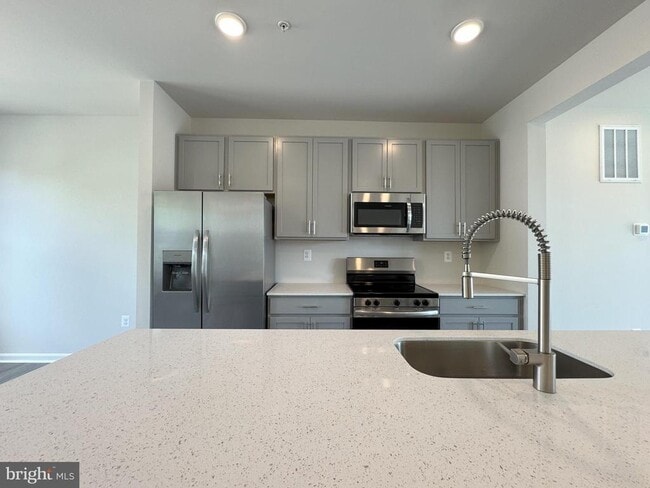 Building Photo - 45714 N Maxine Wy