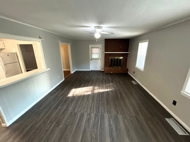 Building Photo - 1755 Cornelia Ln