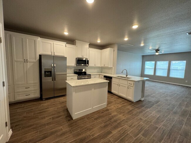 Building Photo - 5403 Rose Gdn Lp