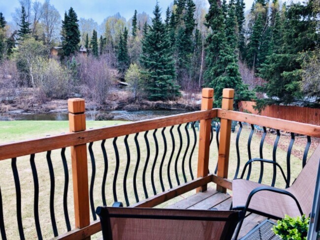 Building Photo - 342 E Dowling Rd