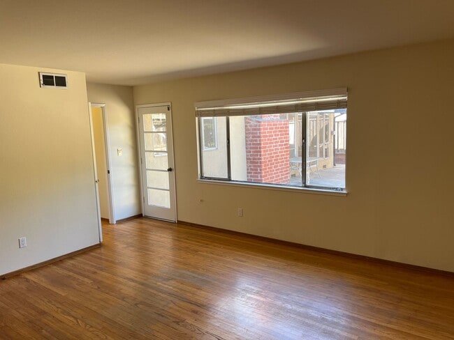 Building Photo - 4 Bedroom Ranch Style Home in Quiet El Sobrante Neighborhood