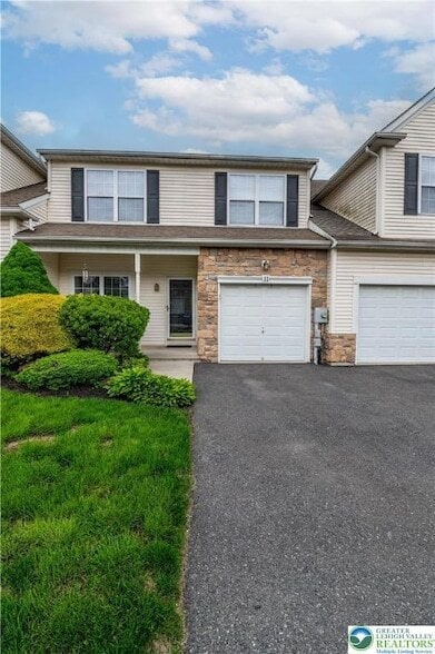 Primary Photo - 11 Cobblestone Dr