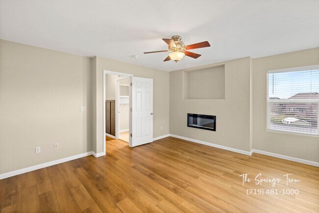 Building Photo - CHARMING, RECENTLY REMODELED 3BD HOME w/ E...