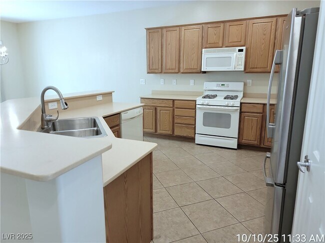 Building Photo - 2331 Bildad Dr