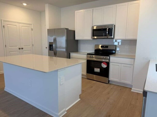 Building Photo - 5195 Loyalty Dr