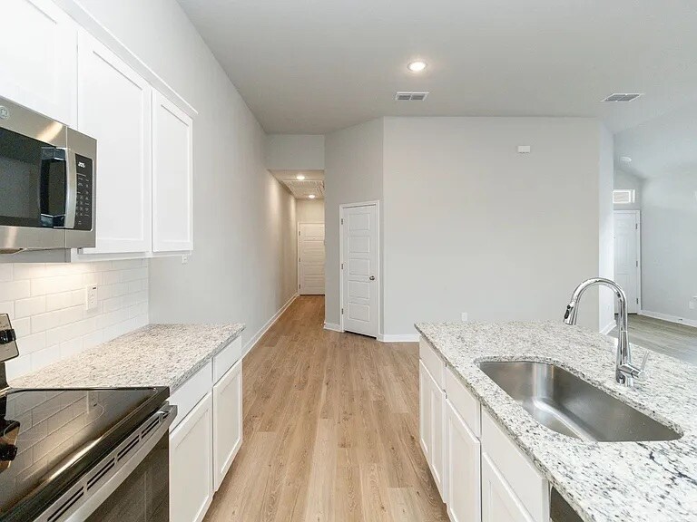 Building Photo - 358 Nespral Dr