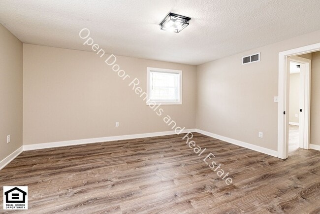 Building Photo - 4 bedroom home now available!