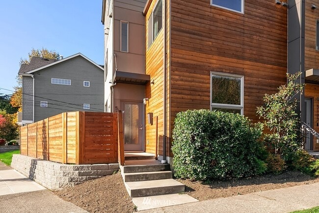 Building Photo - 5101 40th Ave NE