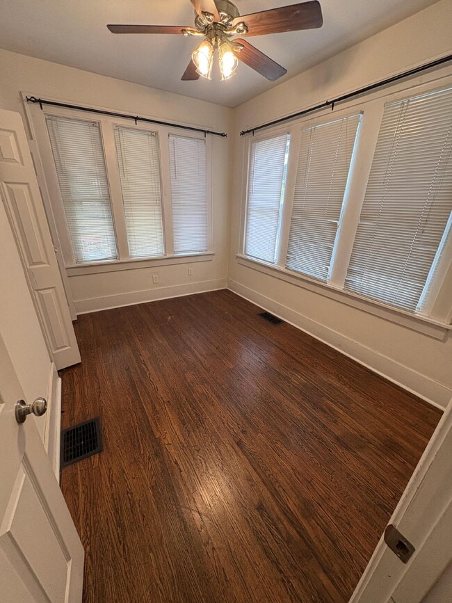 Building Photo - 4 Bed House Available!