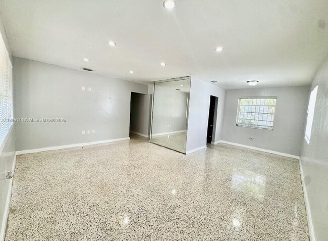 Building Photo - 901 NW 55th St