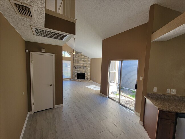 Building Photo - 5718 Fargo Dr