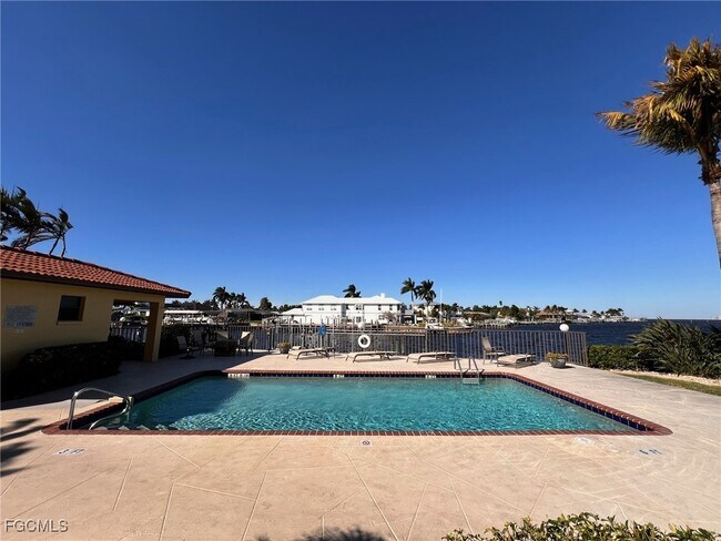 Building Photo - 4015 SE 20th Pl