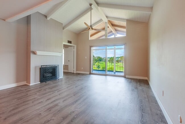 Building Photo - Gorgeous Upper Unit Condo in Fairway Knoll...
