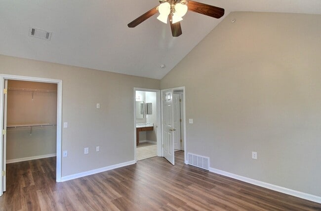 Building Photo - 1125 Oak Timber Cir