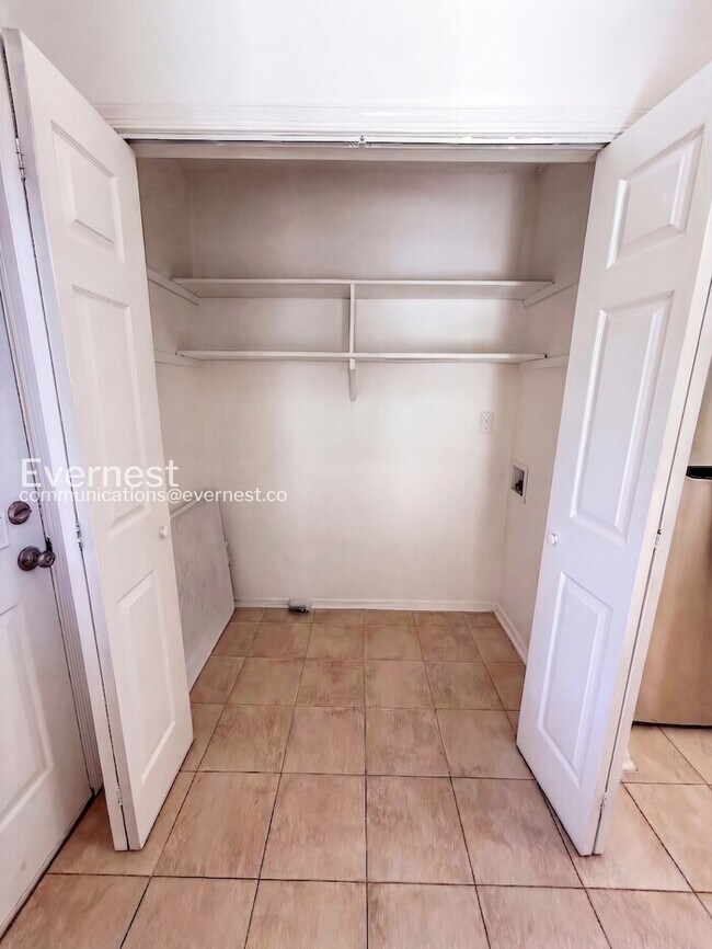 Building Photo - 3101 Amidon Dr