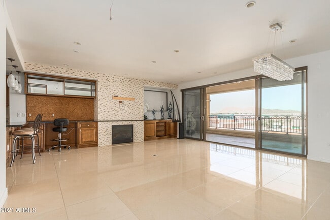 Building Photo - 7175 E Camelback Rd