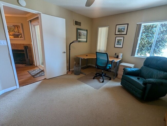 Building Photo - Fully furnished 1 bedroom condo and office...
