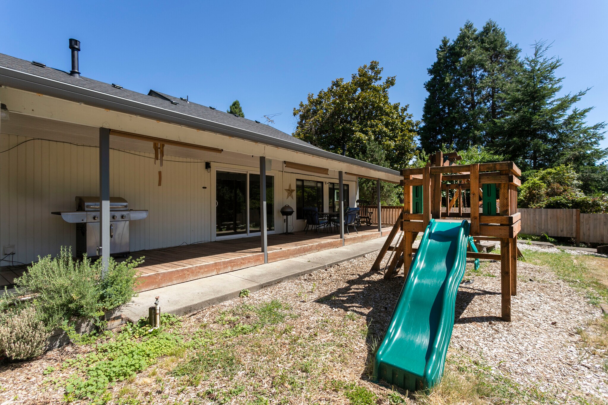 Building Photo - 23600 NE 10th Ave