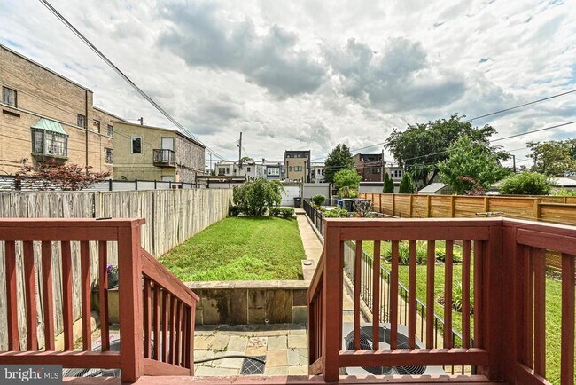 Building Photo - 512 Varnum St NW