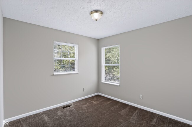 Building Photo - 5439 Lake Boggs St